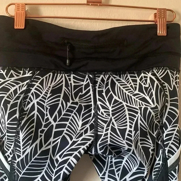 Lululemon Run A Marathon Crop II size 4 - Picture 7 of 9